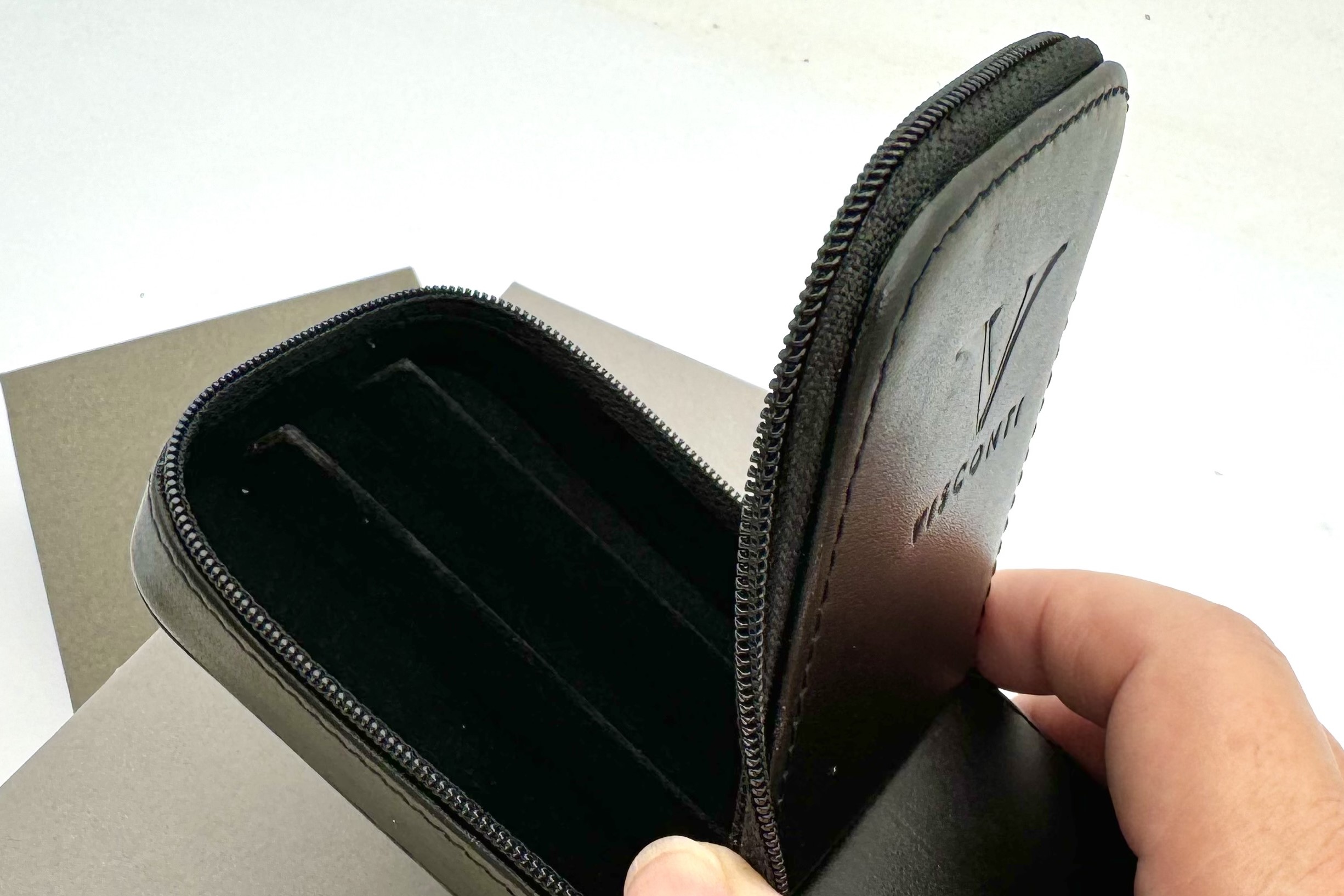 ViscontiBlackLeather3PenHolder_5